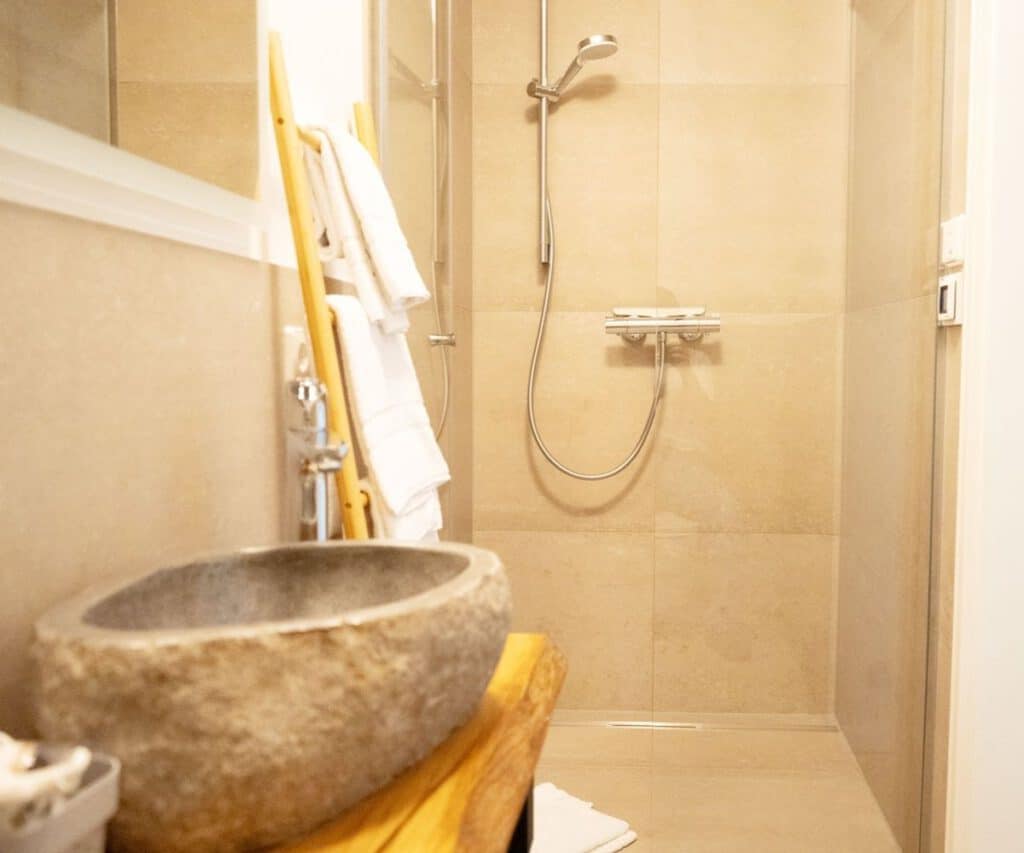 Königsgleis Apartment 5 Bad Wildbad Dusche