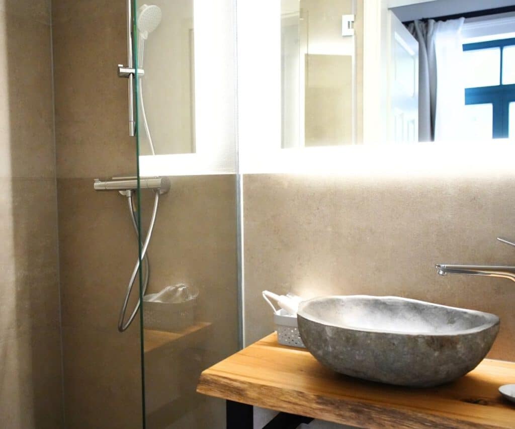 Königsgleis Apartment 8 Bad Wildbad Dusche